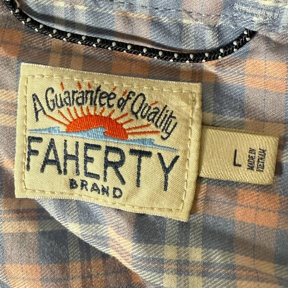 Faherty Long Sleeve Button Up Blue, Pink, White Plaid Size Large - Picture 2 of 9